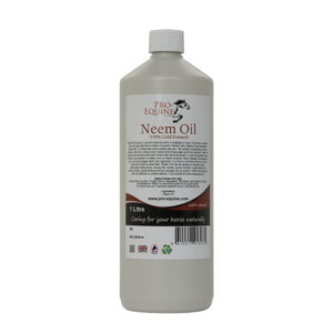 Natural neem oil for horses, 1 litre bottle, promotes healthy skin, coat, and overall horse wellbeing, ideal for equine skincare, anti-inflammatory, and parasite control.